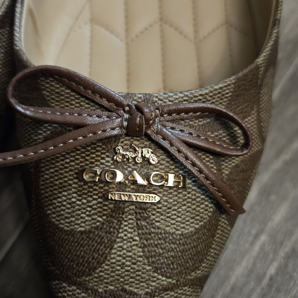 Coach Signature Brown Flats with Bow - Picture 4 of 5